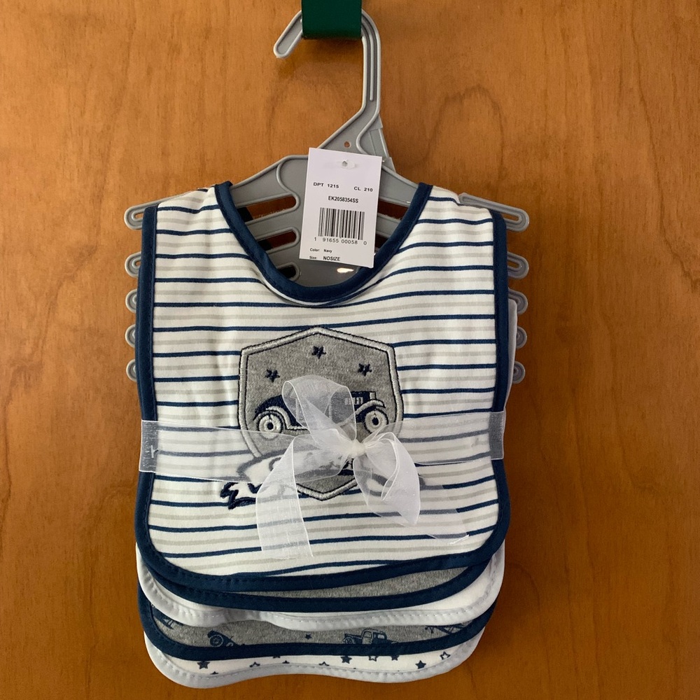 🎉HP🎉New Set of 5 Baby Bibs from Kyle & Deena Car, Stripes, Stars Gray and White